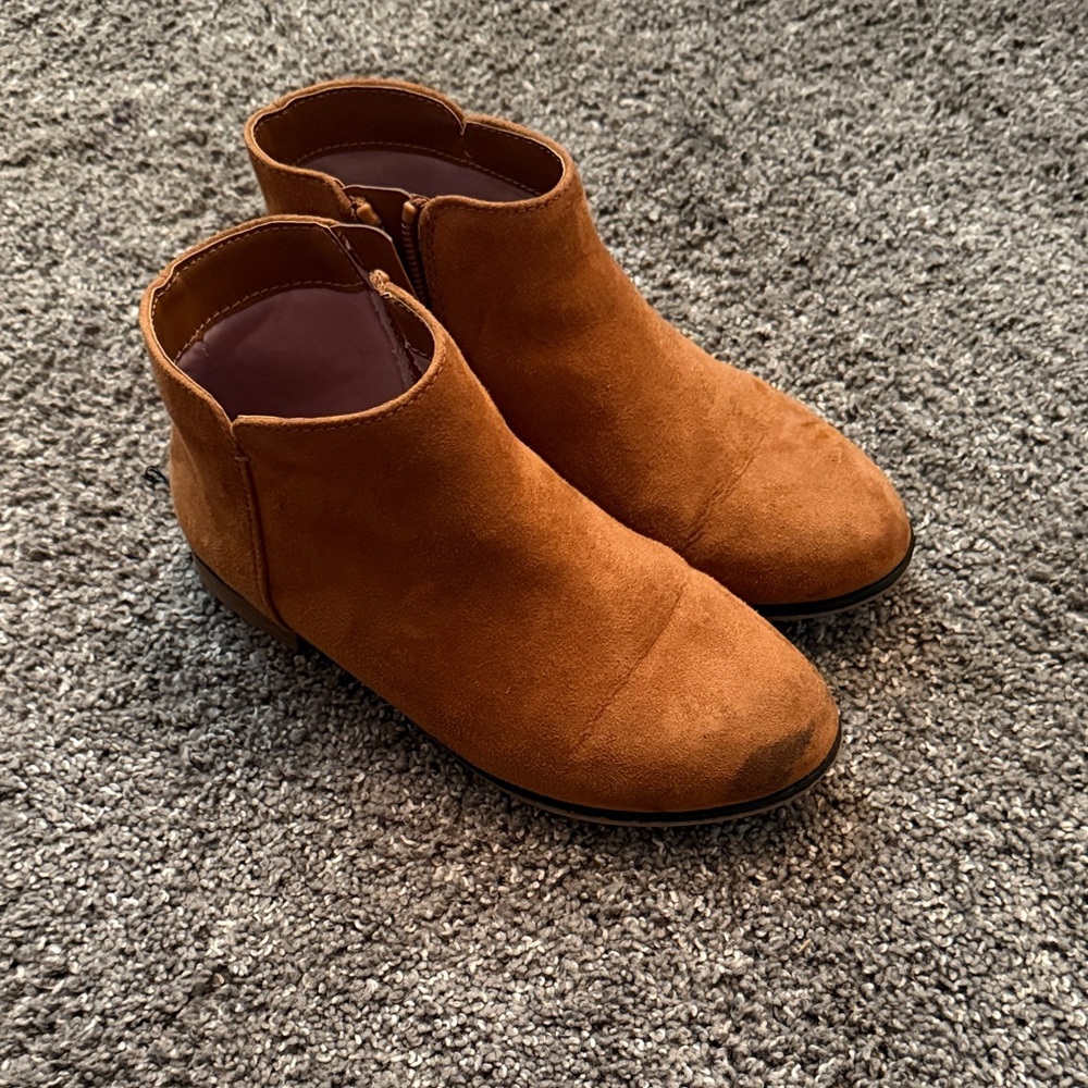 Cat & Jack Kids' Tan Suede Boots